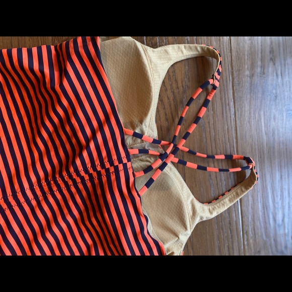 Lululemon free to be tank - Picture 4 of 5